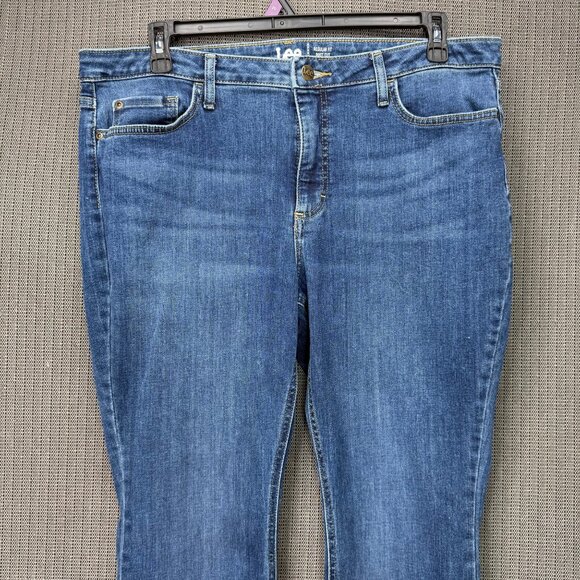 Lee Womens Size 18M Blue Regular Fit Boot Cut Mid Rise Jeans Denim - Picture 9 of 10